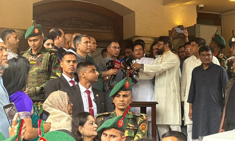 দল-মত নির্বিশেষে সকলে মিলে দেশ গড়ার প্রত্যয় প্রধানমন্ত্রীর