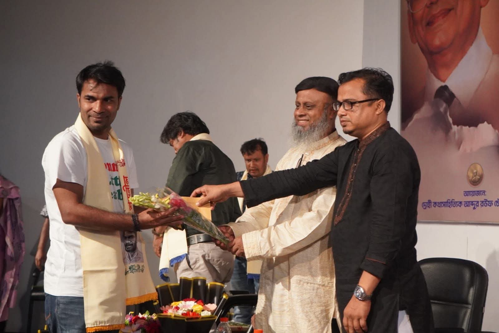দ্রোহী কথাসাহিত্যিক আব্দুর রউফ চৌধুরী পুরস্কার ও সম্মাননা পেলেন যারা