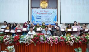 রাবি কলা অনুষদের ডীনস্ এ্যাওয়ার্ড পেলেন ১৬ শিক্ষার্থী