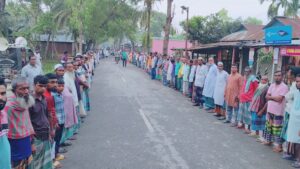 ফুলবাড়ীয়ার পুটিজানা ইউনিয়ন ভূমি অফিস নির্মাণ কাজের টেন্ডার হওয়ায় এলাকাবাসীর সমাবেশ