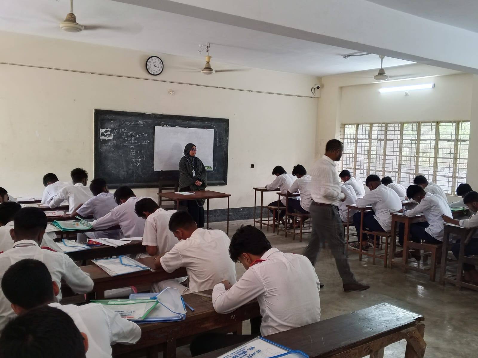 সারাদেশে এসএসসি ও সমমান পরীক্ষা শুরু