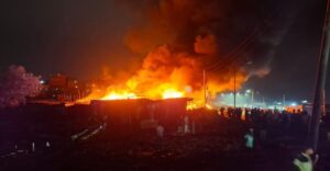 রাজধানীর কালশী বস্তিতে আগুন, ১৫ ইউনিটের চেষ্টায় নিয়ন্ত্রণে