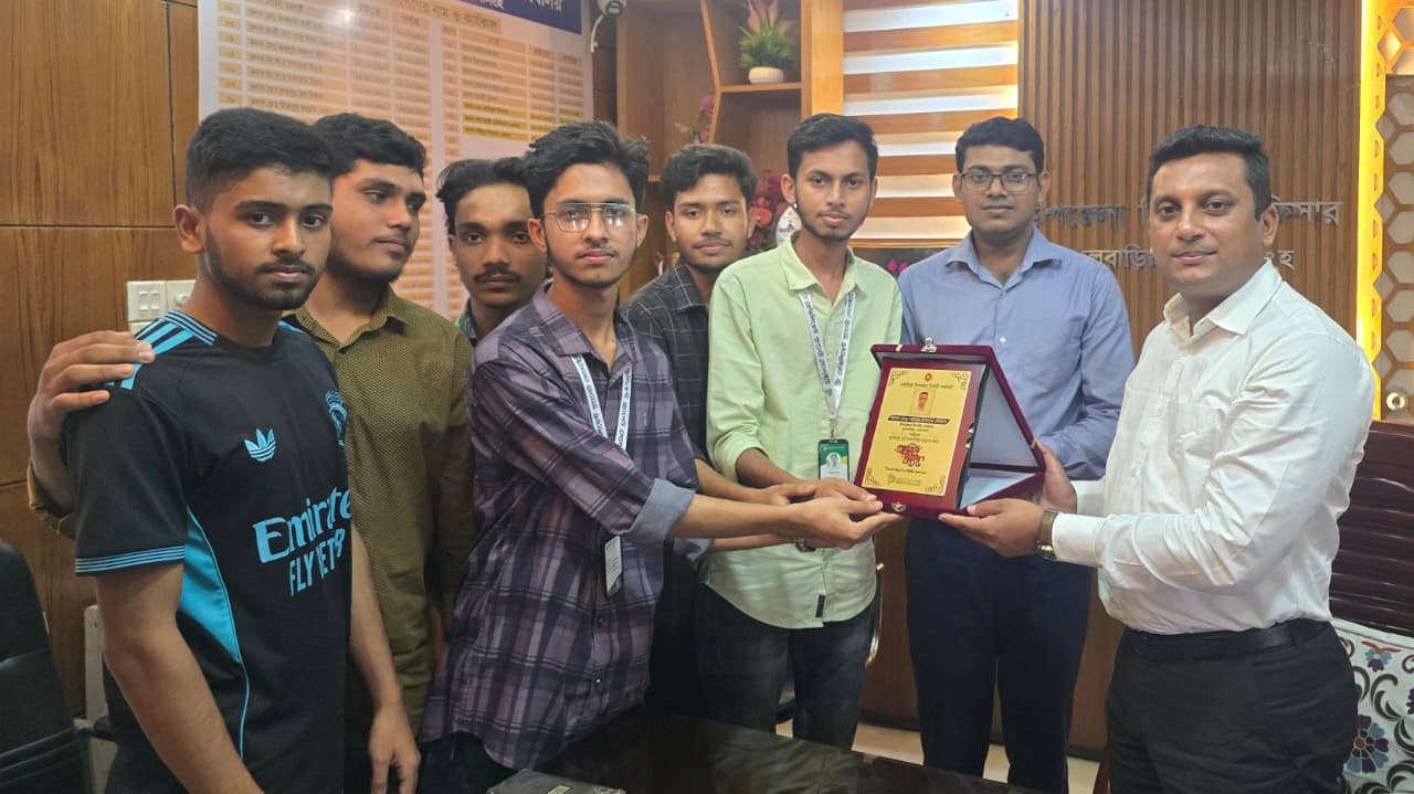 ফুলবাড়ীয়ার নবাগত ইউএনও’র সাথে ‘রেজিলিয়েন্ট প্ল্যানেট সোসাইটি’র সৌজন্য সাক্ষাৎ