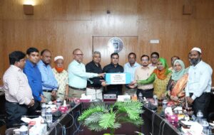 রাবিতে উদ্ভাবিত রানীক্ষেত রোগের ভ্যাকসিনের ‘মাস্টার সীড’ হস্তান্তর