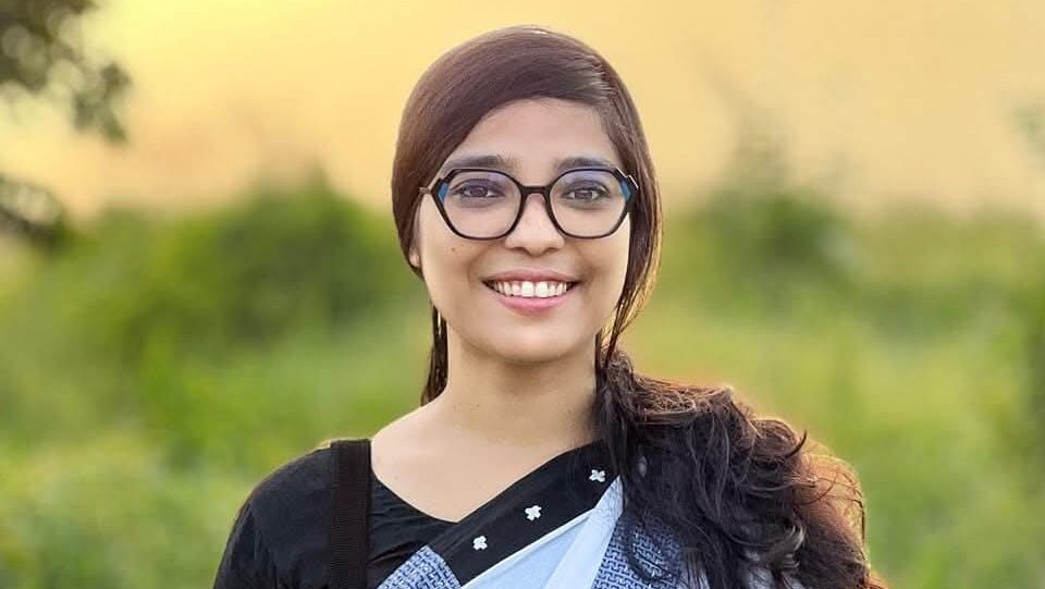 কেবল ব্যবসা নয় প্রান্তিক নারীদের বেঁচে থাকার গল্প বুনছেন মুন্নী