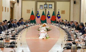আনোয়ার ইব্রাহিমের সাথে একান্ত বৈঠকে প্রধানমন্ত্রী
