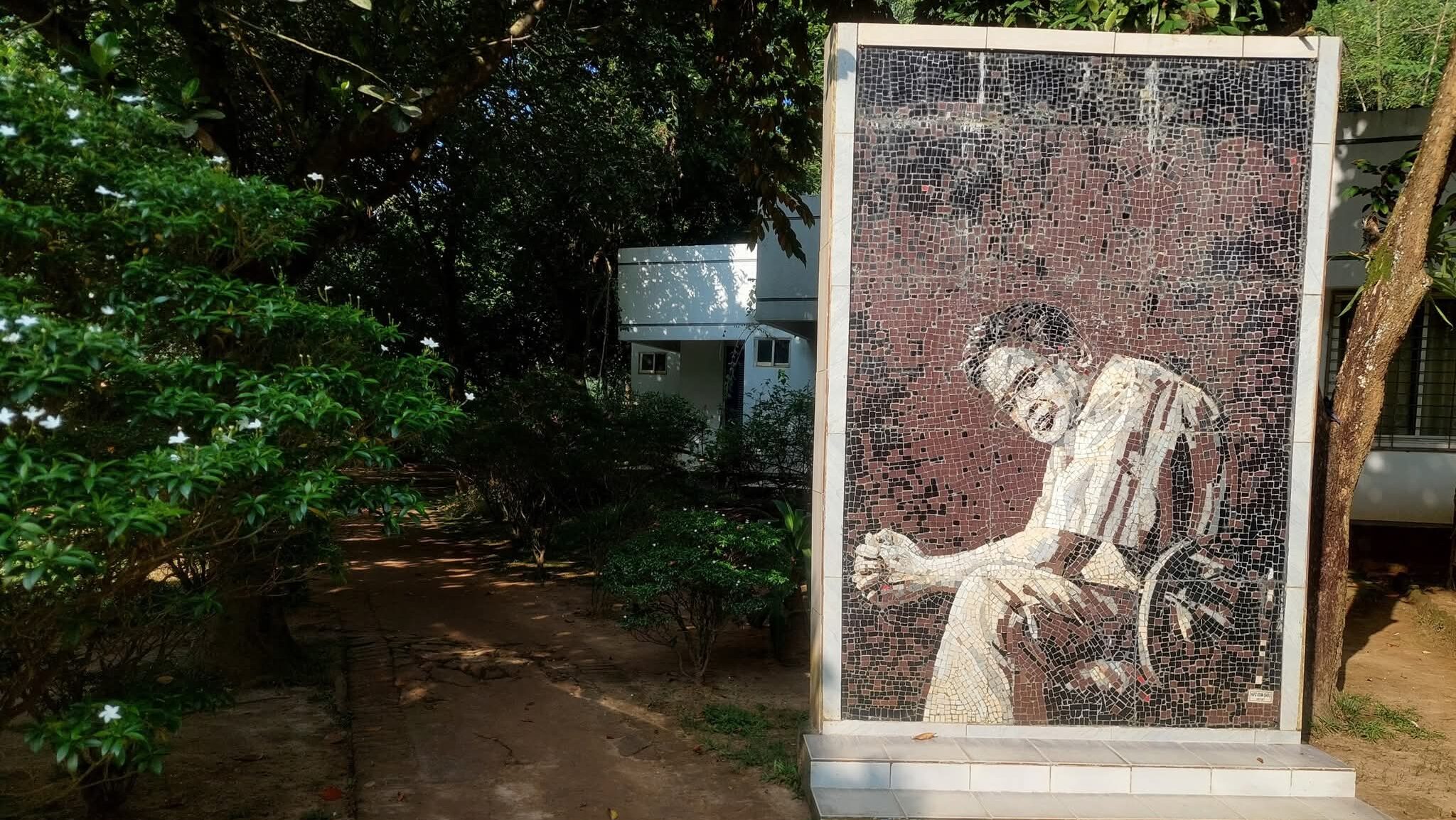 হুমায়ূন আহমেদের মৃত্যুবার্ষিকী আজ