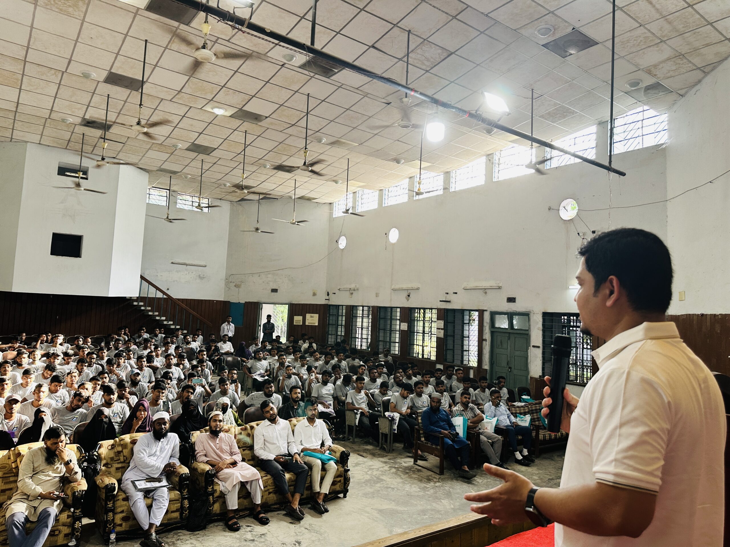 দিনাজপুরে তৌহিদ অ্যাসোসিয়েটসের আয়োজনে ‘ক্যারিয়ার মিটআপ’