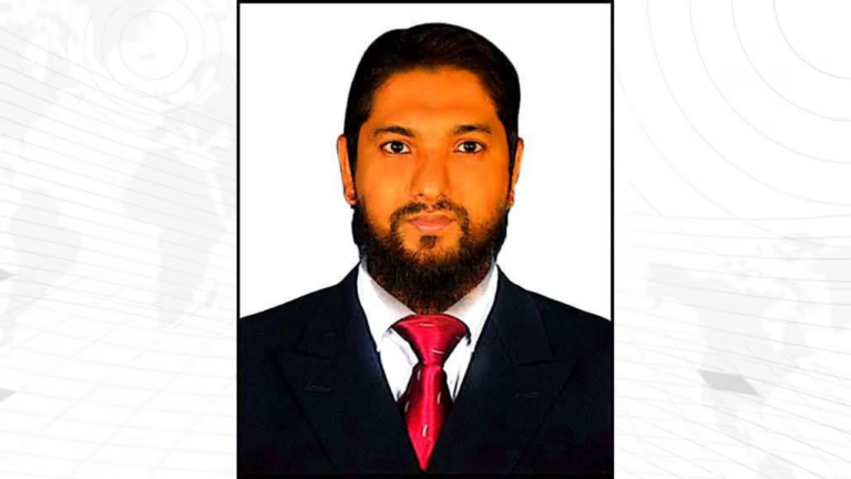 সাতকানিয়ায় শ্রেষ্ঠ শ্রেণী শিক্ষক মনছুরুল আলম এরশাদ