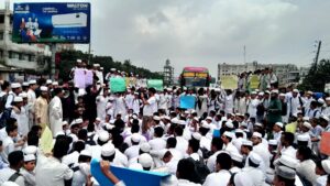 গাজীপুরায় ফুটওভার ব্রিজের দাবিতে শিক্ষার্থীদের বিক্ষোভ, ৬ সদস্যের কমিটি গঠন