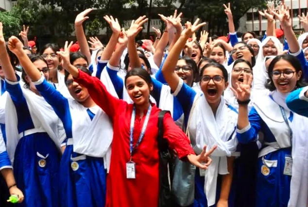 এসএসসি ও সমমানের পরীক্ষায় জিপিএ-৫ প্রাপ্তিতে এগিয়ে মেয়েরা