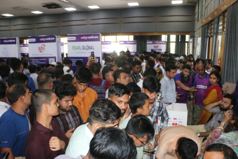 বিডিজবসের আয়োজনে গাজীপুর জব ফেয়ার অনুষ্ঠিত