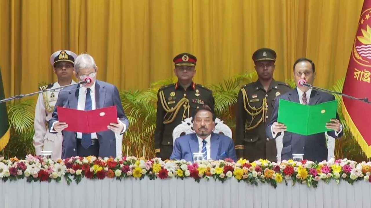 দেশের ২৩তম রাষ্ট্রপতি হিসেবে শপথ নিলেন মির্জা ফখরুল