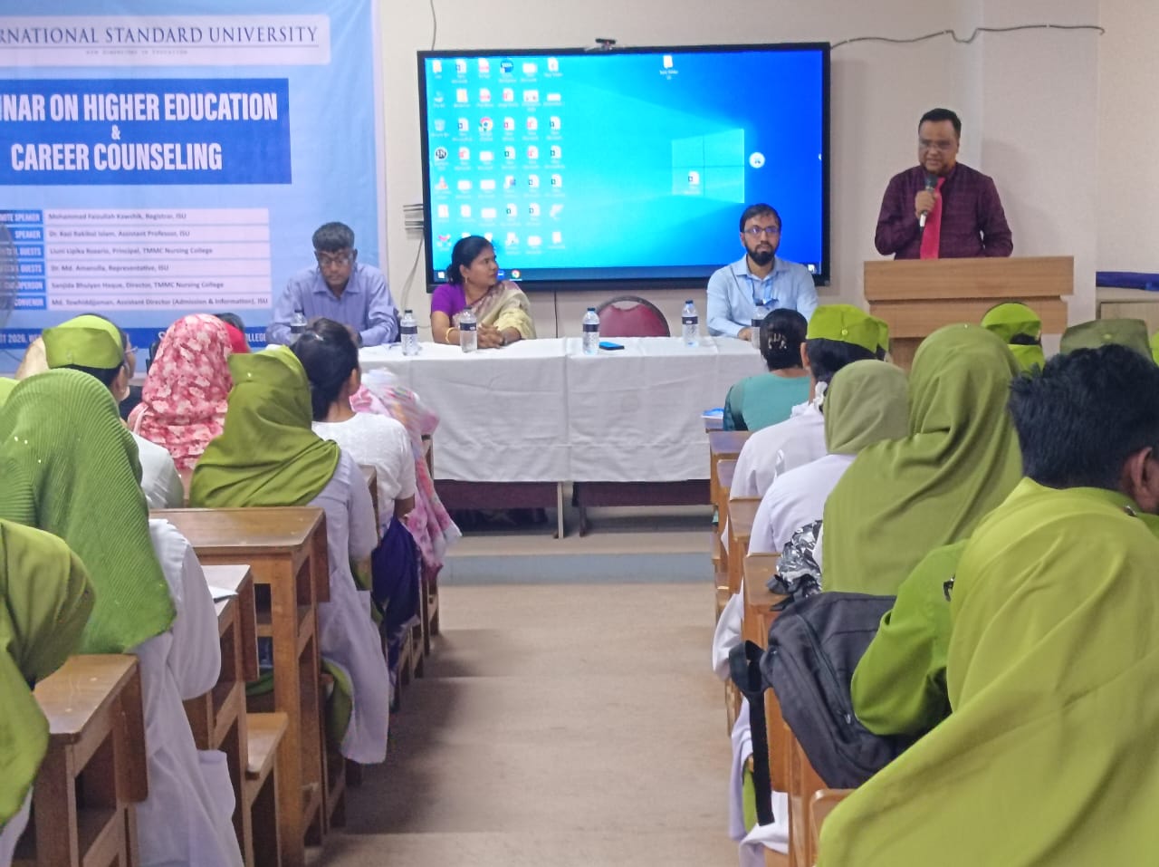 উচ্চশিক্ষার পথ সুগম করতে গাজীপুরে আইএসইউ এর ক্যারিয়ার কাউন্সেলিং