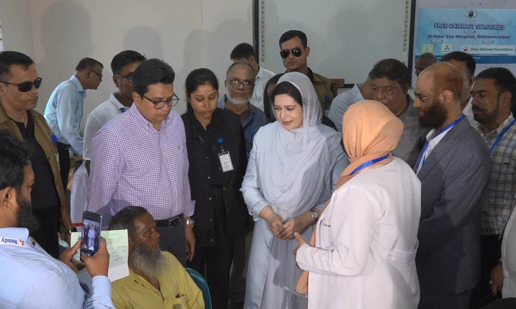 ছানি অপারেশন ক্যাম্প পরিদর্শন করেছেন ডা. জুবাইদা রহমান