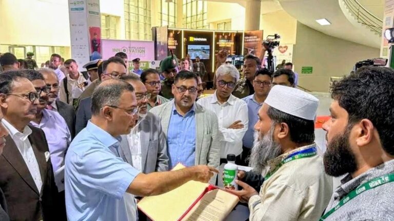 ইনোভেশন ফেয়ারে যবিপ্রবির ন্যানো ইউরিয়া, প্রশংসা প্রধানমন্ত্রীর