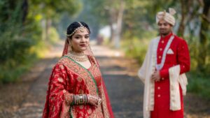 স্ত্রীর প্রশংসা করার দিন আজ, সঙ্গীর মুখে হাসি ফোটাবেন যেভাবে