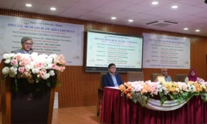 জবিতে স্পেশাল রিসার্চ অ্যাওয়ার্ড পাওয়া ৩৪ শিক্ষককে সম্মাননা