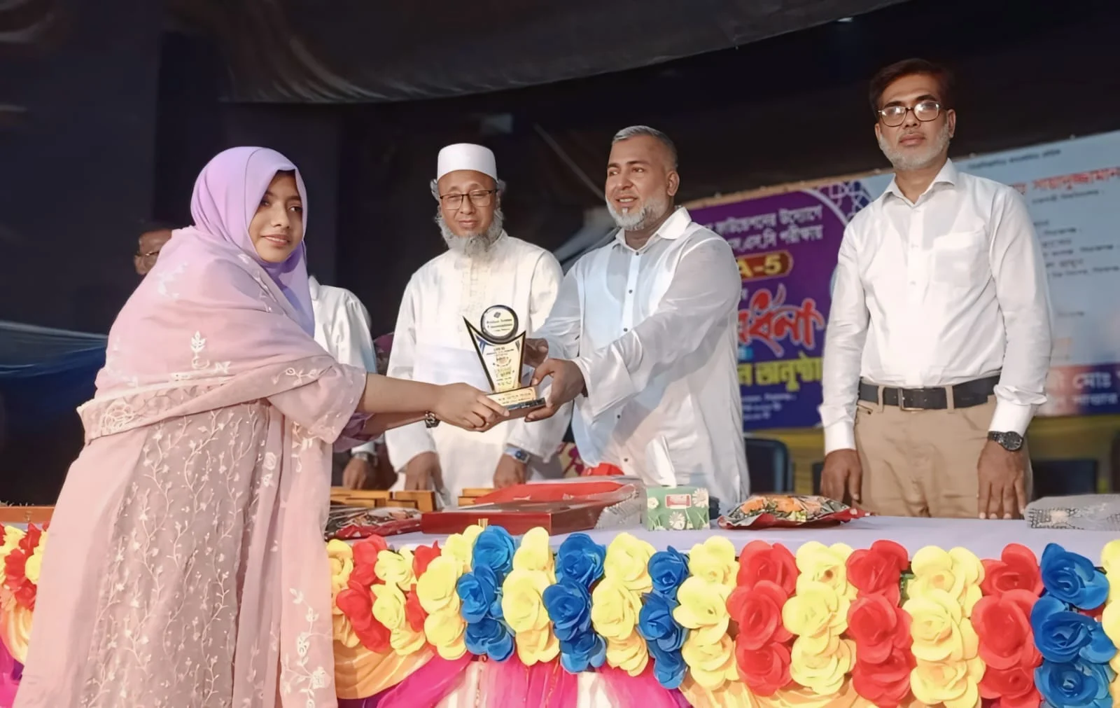সিরাজগঞ্জে কৃতি শিক্ষার্থীদের সংবর্ধনা দিল হাজি সাত্তার ফাউন্ডেশন