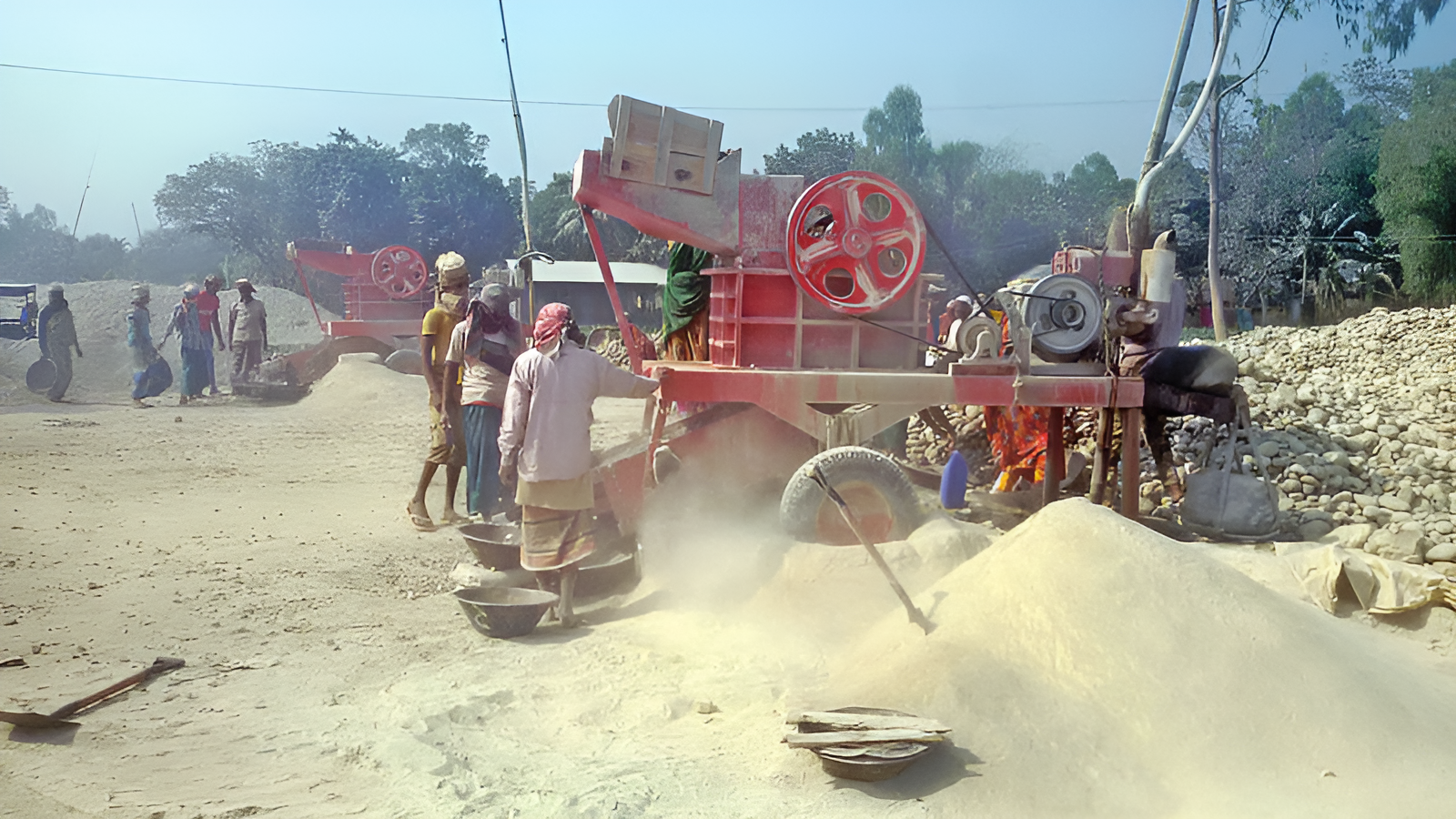 উত্তরাঞ্চলের অর্থনীতির প্রাণকেন্দ্রে ঝুঁকিতে শ্রমিকের স্বাস্থ্য-নিরাপত্তা