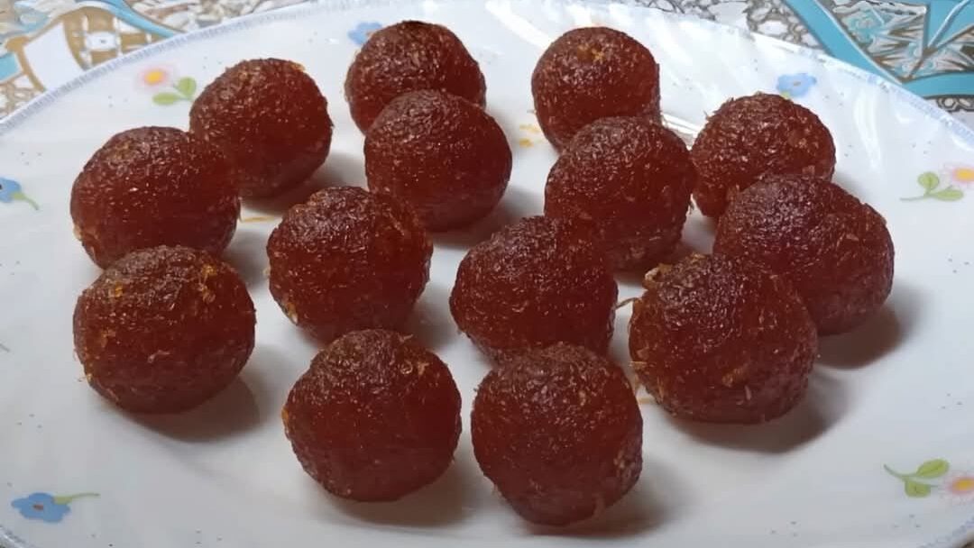 ঘরেই তৈরি করুন কাঁচা পেঁপের নাড়ু