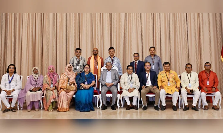 গণতান্ত্রিক ও সমৃদ্ধ বাংলাদেশ গড়তে ঐক্যবদ্ধভাবে কাজ করার আহ্বান রাষ্ট্রপতির