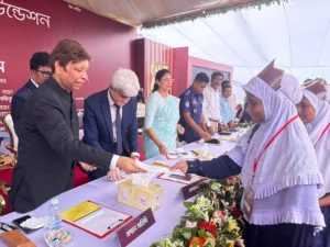 সিরাজগঞ্জে খাজা মোজাম্মেল হক ফাউন্ডেশনের বৃত্তি পেল ৮৫২ শিক্ষার্থী