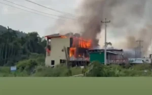 কক্সবাজারে রিসোর্টে আগুনে নিহতের সংখ্যা বেড়ে ১০