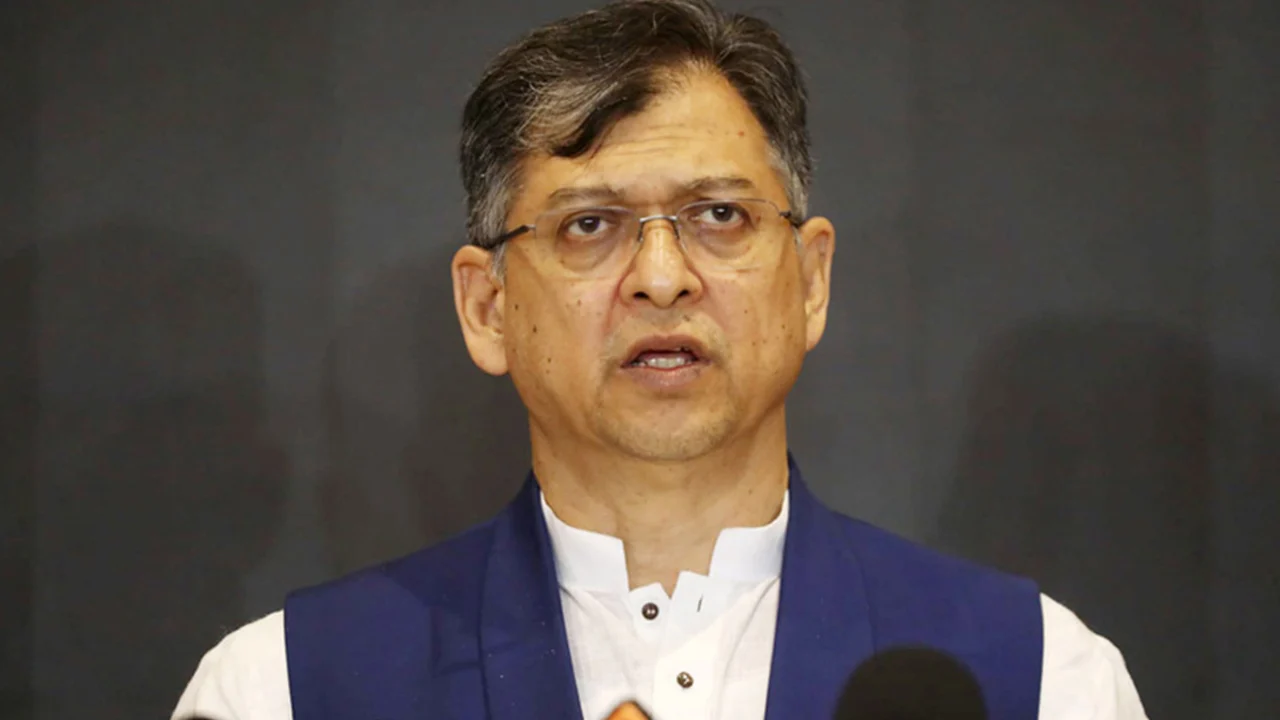 সমঅধিকারভিত্তিক সমাজ গঠনে সরকার দৃঢ়প্রতিজ্ঞ : স্বরাষ্ট্রমন্ত্রী
