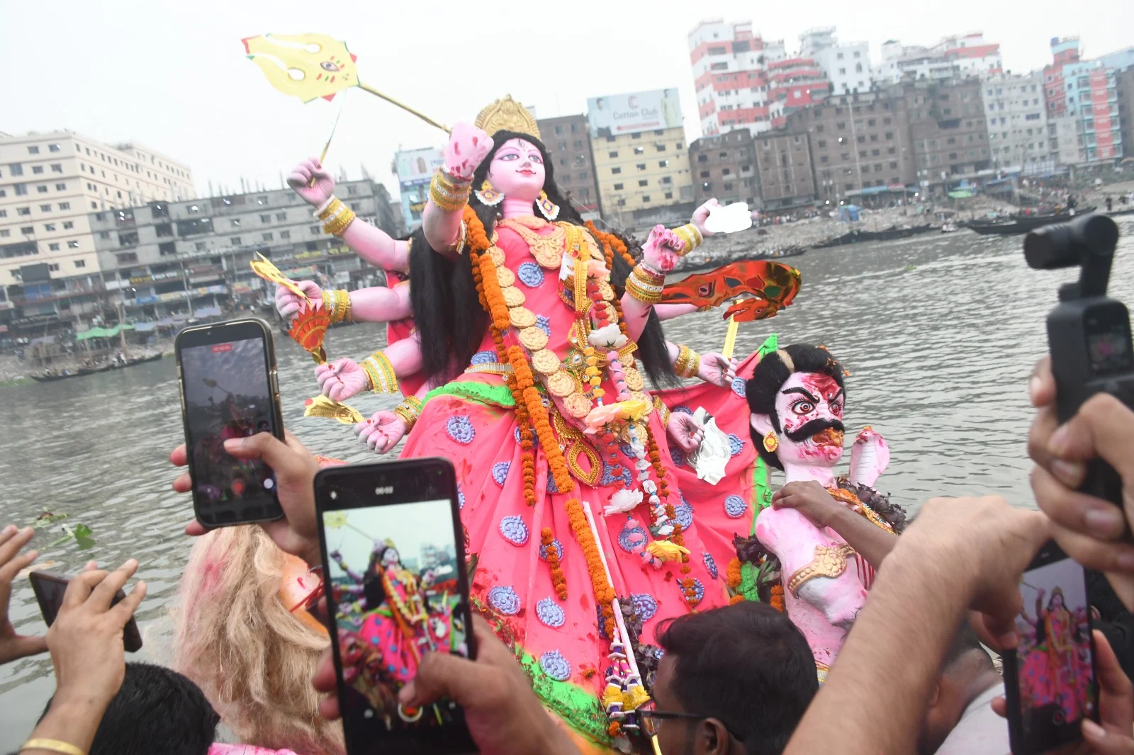 বিসর্জনের মধ্য দিয়ে শেষ হলো শারদীয় দুর্গোৎসব