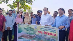 লালমনিরহাটে তালবীজ রোপণ কর্মসূচির উদ্বোধন করলেন ত্রাণমন্ত্রী